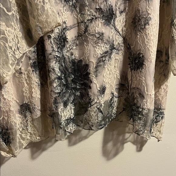 Brittany Black Floral Lace Tunic in Cream and Black - Picture 5 of 5